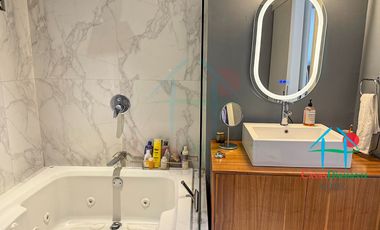 Depto en Roma Norte. 2 niveles, Terraza, 3 Recámaras y Bodega