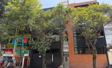 Depto en Roma Norte. 2 niveles, Terraza, 3 Recámaras y Bodega