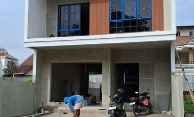 Rumah Scandinavian Modern 2 Lantai Lokasi Premium di Jalan Palagan Ngaglik Sleman