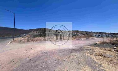 VENTA DE 2 TERRENOS AV FRAY JUNÍPERO SERRA QUERÉTARO USO DE SUELO MIXTO