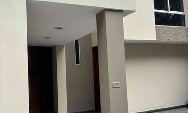 VENDO CASA DE 3 PISOS SAN BORJA