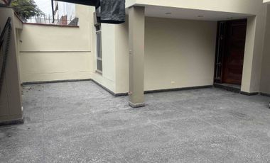 VENDO CASA DE 3 PISOS SAN BORJA