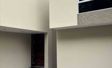 VENDO CASA DE 3 PISOS SAN BORJA