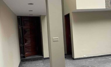 VENDO CASA DE 3 PISOS SAN BORJA