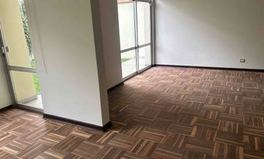 VENDO CASA DE 3 PISOS SAN BORJA