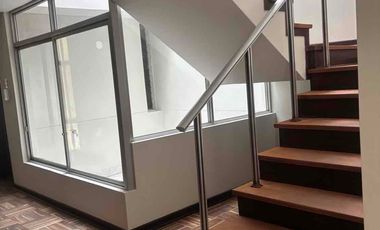 VENDO CASA DE 3 PISOS SAN BORJA