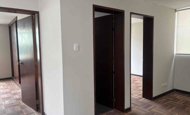 VENDO CASA DE 3 PISOS SAN BORJA