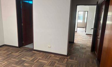 VENDO CASA DE 3 PISOS SAN BORJA