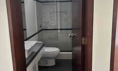 VENDO CASA DE 3 PISOS SAN BORJA