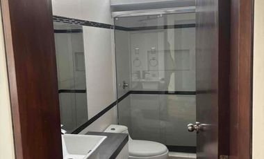 VENDO CASA DE 3 PISOS SAN BORJA