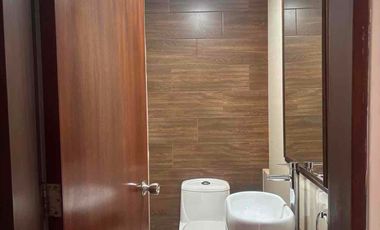 VENDO CASA DE 3 PISOS SAN BORJA