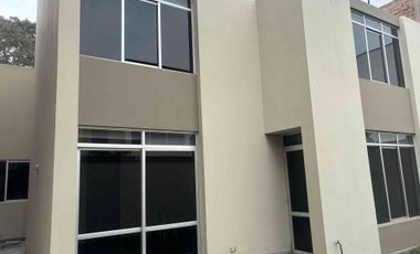 VENDO CASA DE 3 PISOS SAN BORJA