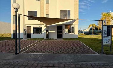 CASA EN VENTA EN XOCHITEPEC MORELOS CON 14 AMENIDADES SEGURIDAD Y PLUSVALIA