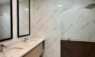 Elegant Modern Minimalist house with swimming pool