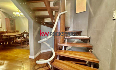 300 sqm. Luxury 4 Bedroom Bi-Level Unit For Sale at Skyland Plaza Tower Makati