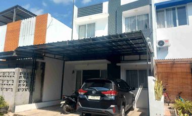 Dijual Cepat Rumah 3 Lantai Semi Furnished Mega Cinere