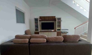 Dijual Cepat Rumah 3 Lantai Semi Furnished Mega Cinere