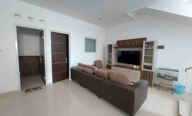 Dijual Cepat Rumah 3 Lantai Semi Furnished Mega Cinere