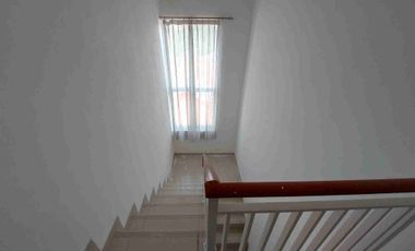 Dijual Cepat Rumah 3 Lantai Semi Furnished Mega Cinere