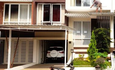 sewa rumah di tangerang kota. modernland. 3 KT.dekat bandara soekarno hatta. dekat pasar lama tangerang, tangcity, rs mayapada, metropolis town square