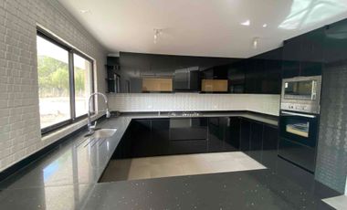 Parcela con casa, Rol propio luz y agua