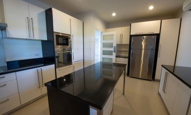 Lakeside Villa 1: 1.5 rai  650sqm. 5bed 5bath 180,000/mth. Am: 065619----