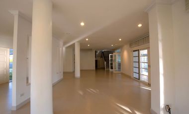Lakeside Villa 1: 1.5 rai  650sqm. 5bed 5bath 180,000/mth. Am: 065619----