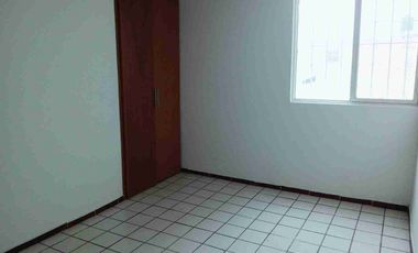 CASA EN RENTA A UNOS PASOS DE AV. B. ANAYA Y COLORINES CERCA A CARR A MEXICO Y RIOVERDE