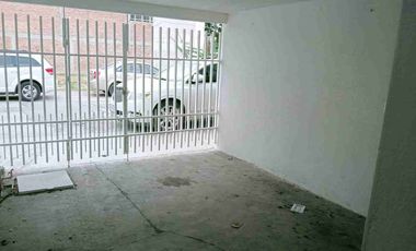 CASA EN RENTA A UNOS PASOS DE AV. B. ANAYA Y COLORINES CERCA A CARR A MEXICO Y RIOVERDE