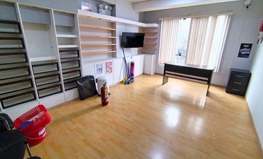 Alquiler San Isidro DOS DE MAYO - Oficina en Centro Comercial de 1 Ambiente - Área: 28m²