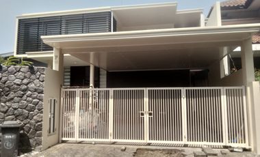 Rumah Bagus Siap Huni Dengan Private Pool Graha Family