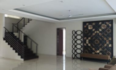 Rumah Bagus Siap Huni Dengan Private Pool Graha Family