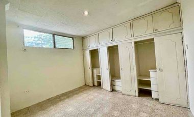 KENNEDY VIEJA, vendo o alquilo casa 5 dormitorios, $4500/$460.000