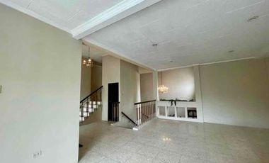 KENNEDY VIEJA, vendo o alquilo casa 5 dormitorios, $4500/$460.000