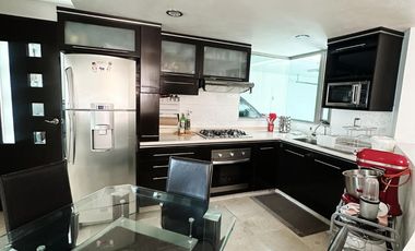 ¡Casa en renta de lujo en privada con seguridad!