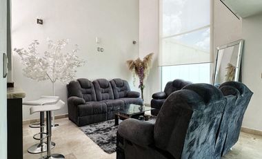 ¡Casa en renta de lujo en privada con seguridad!