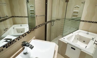 ¡Casa en renta de lujo en privada con seguridad!