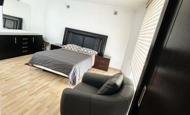 ¡Casa en renta de lujo en privada con seguridad!