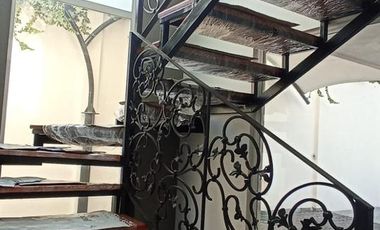 Casa en Venta en Fraccionamiento Montjuic, Metepec – Excelente Ubicación y Amplios Espacios