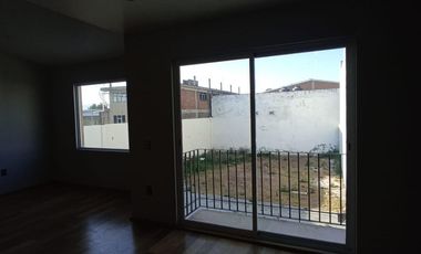 Casa en Venta en Fraccionamiento Montjuic, Metepec – Excelente Ubicación y Amplios Espacios