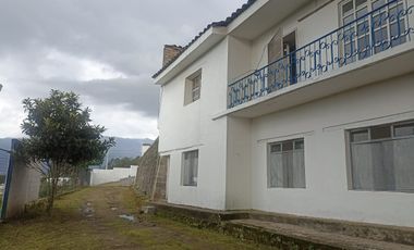 VENTA DE CASA TIPO HACIENDA REMODELADA CON TERRENO URBANO EN IBARRA