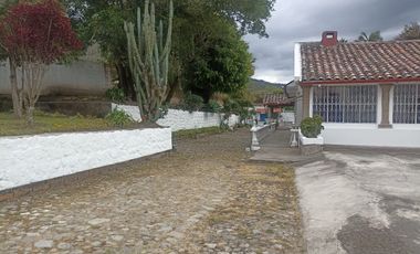 VENTA DE CASA TIPO HACIENDA REMODELADA CON TERRENO URBANO EN IBARRA