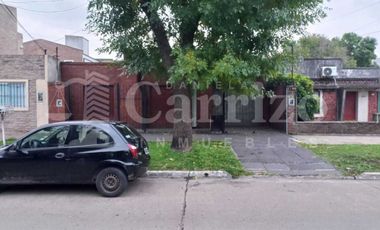 CASA EN VENTA RAWSON AL 600
