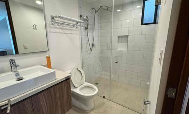 🔑 Renta en Av. 38 – Depa Amueblado de 2 Recámaras en Urban Tower🔑