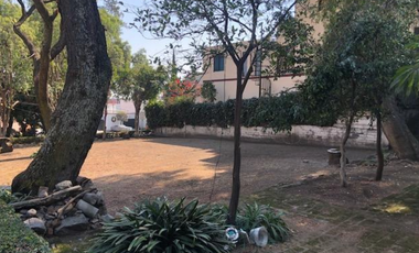 Satélite Ingenieros: Casa en calle cerrada