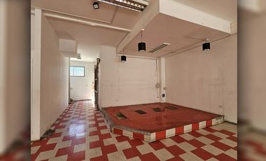 Se arrienda céntrico y amplio local comercial en la ciudad de Quillota.