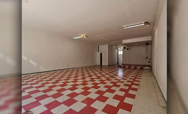 Se arrienda céntrico y amplio local comercial en la ciudad de Quillota.