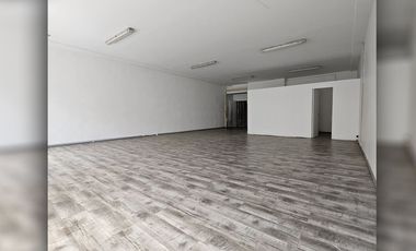 Se arrienda céntrico y amplio local comercial en la ciudad de Quillota.