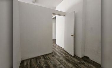 Se arrienda céntrico y amplio local comercial en la ciudad de Quillota.