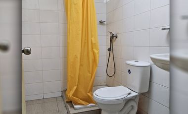 Se arrienda céntrico y amplio local comercial en la ciudad de Quillota.